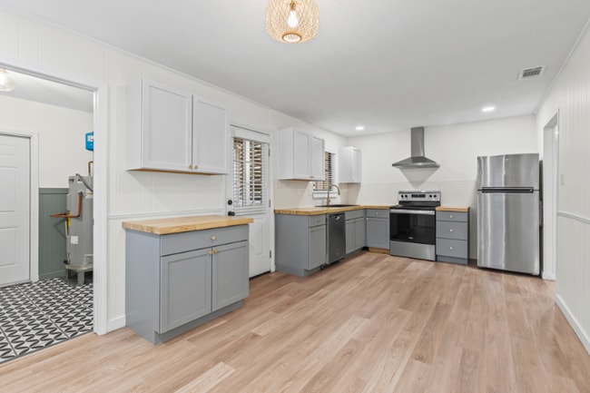 Photo - 5925 Couton Dr