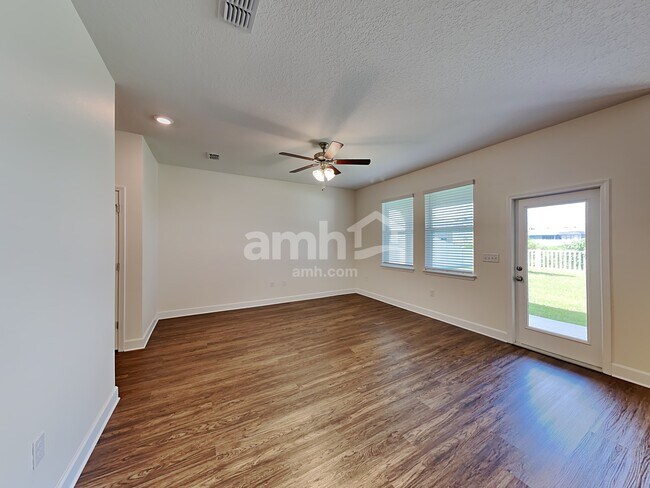 4622 Reisswood Lp