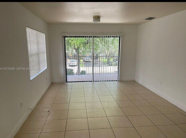 1017 SW 8th St Unidad A