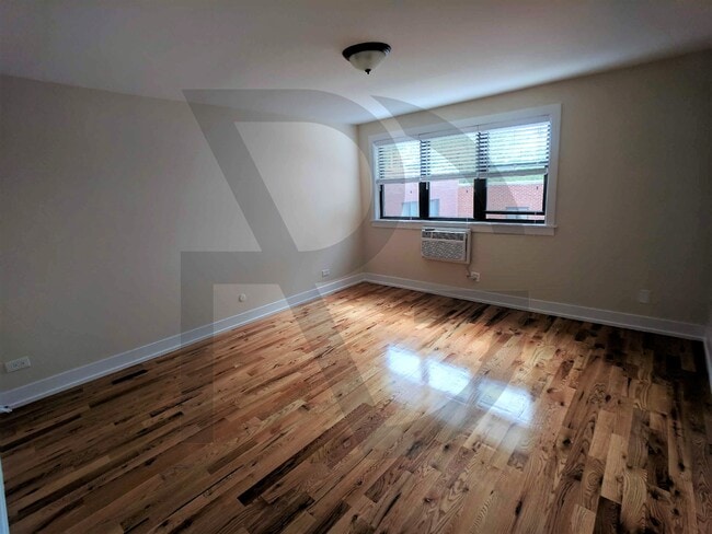 Building Photo - 563 W Arlington Pl Unit #555-504