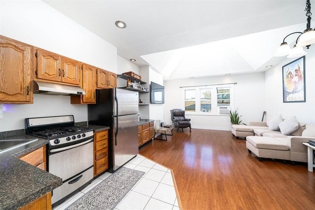 Photo - 55 Bowers St Unit 3