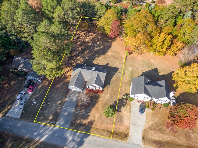 Photo - Cute Ranch Beauty in Covington, Fenced Back yard: Granite counter tops