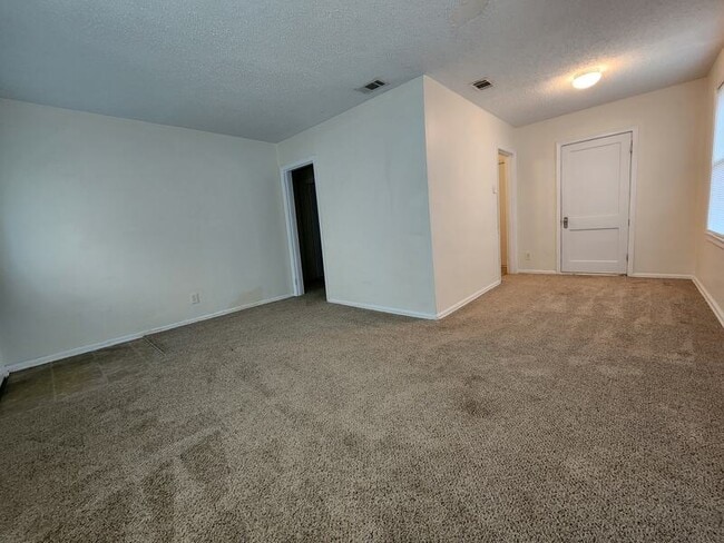 109 NW Gilliland Rd