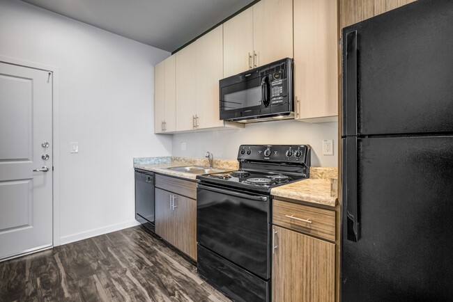 Building Photo - Imperial Rental