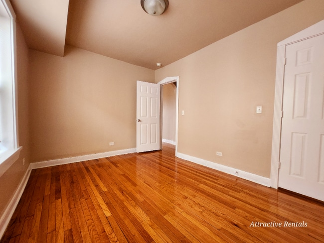 Photo - 4828 W Adams St Unidad 2