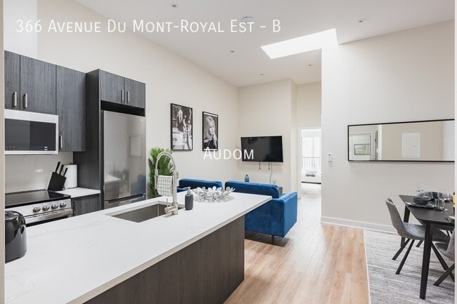 Building Photo - 366 Avenue du Mont-Royal E Unit B