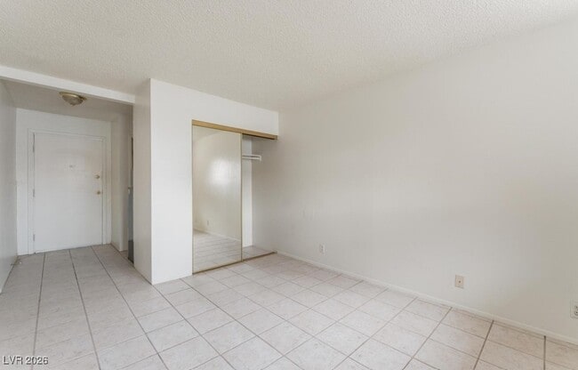 Building Photo - 5440 S Swenson St Unit 18
