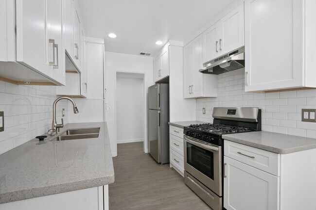 Photo - 828 18th St in Santa Monica - steps to Mon...