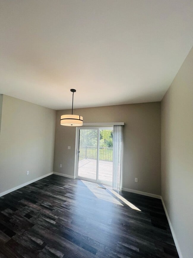 Photo - 1105 Ivy Ln Unit 1165