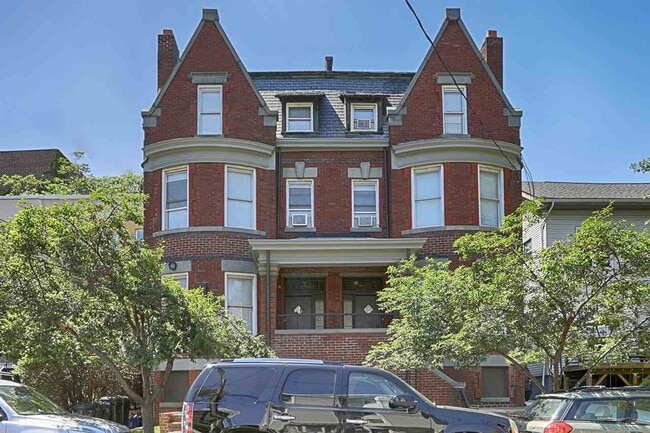 17 Britton St