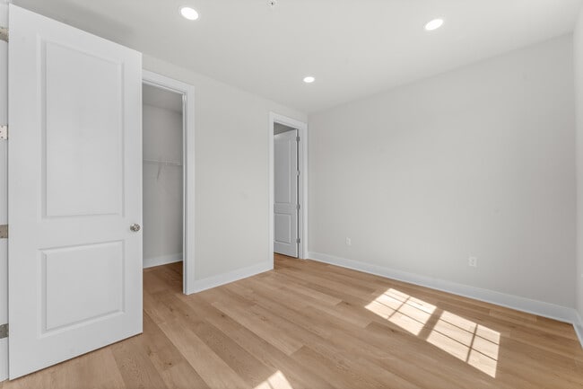 Photo - 206 Oliver Way
