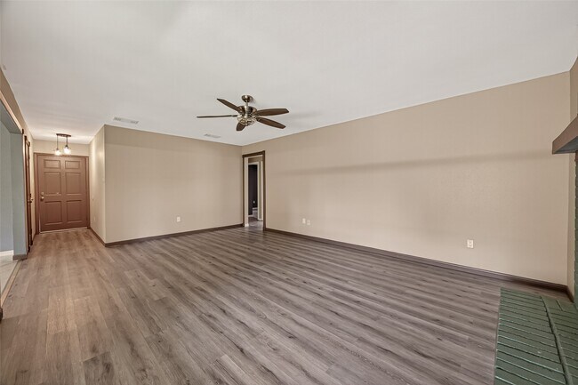 Photo - 24006 Lone Elm Dr