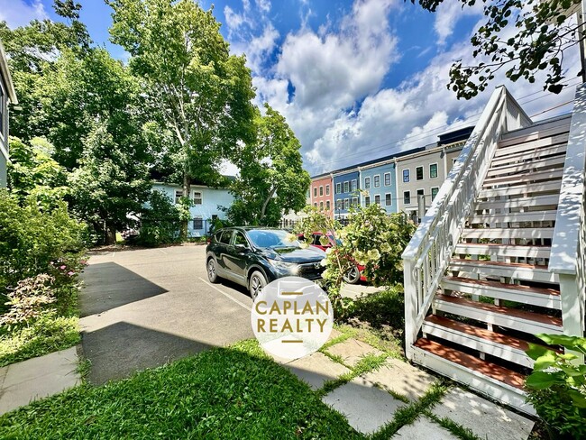 Photo - 324 Ashmun St Unit B