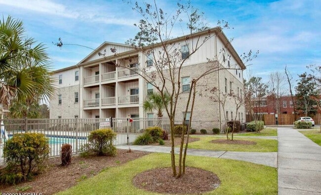 Building Photo - 123 Covil Ave Unit 301