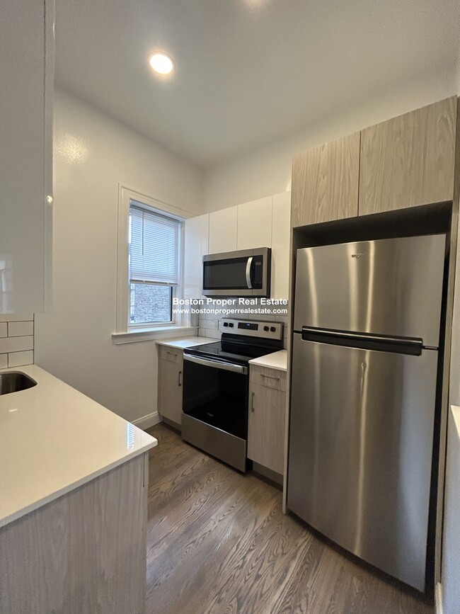 Photo - 102 Queensberry St Apartments