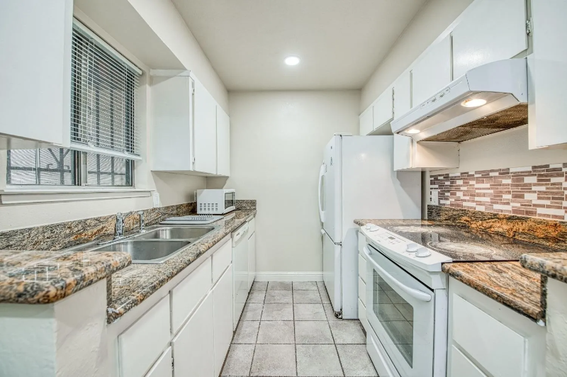 Photo - 5138 E Ashlan Ave Townhome