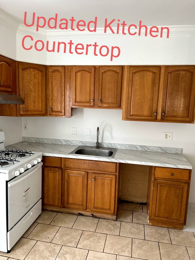 Building Photo - 196 Putnam St Unit 2fl Rental