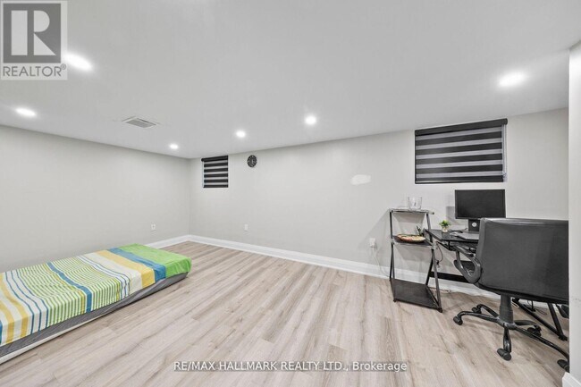 Photo - 100 Foxridge Dr