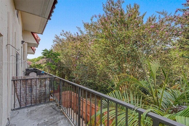 6709 N Kendall Dr Unit 223