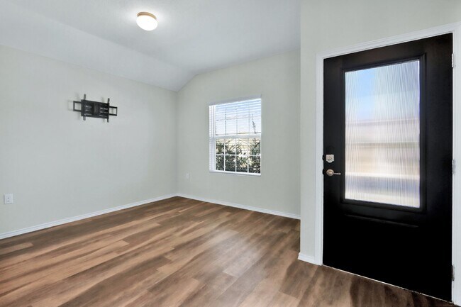 Photo - 6854 Hibiscus Falls