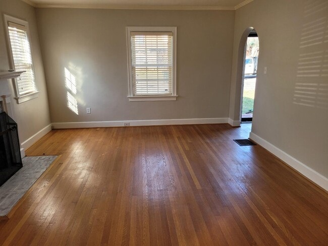 Photo - 132 Bassett Ave