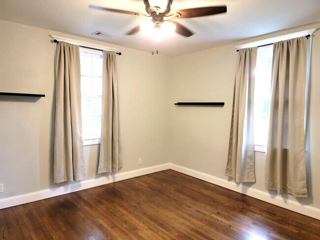 Photo - 715 E 35th St House