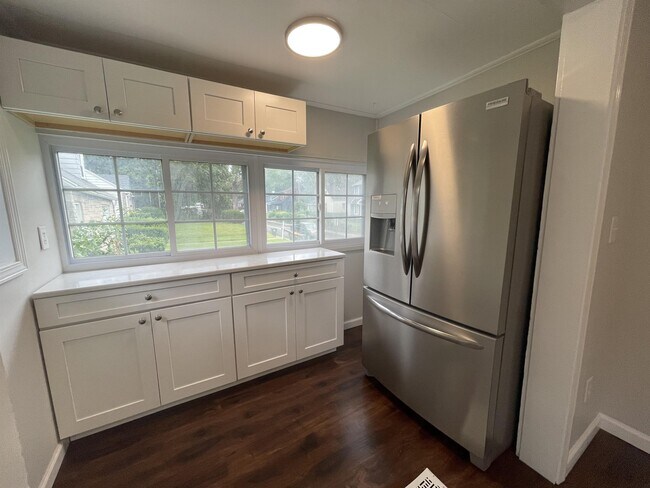 Photo - 600 E 1st St