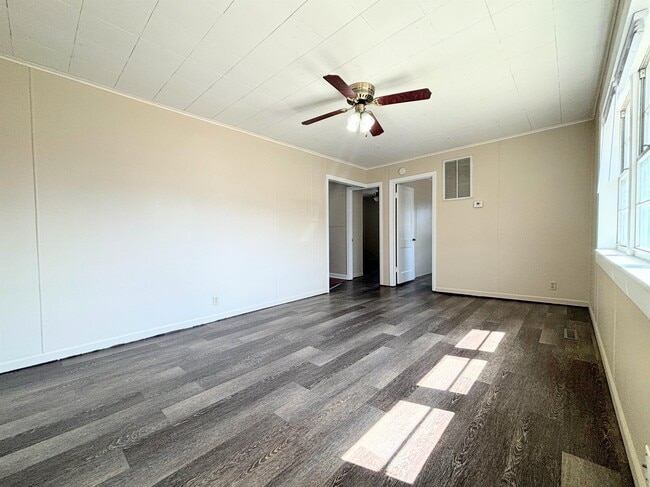 Photo - 514 Eshelman St