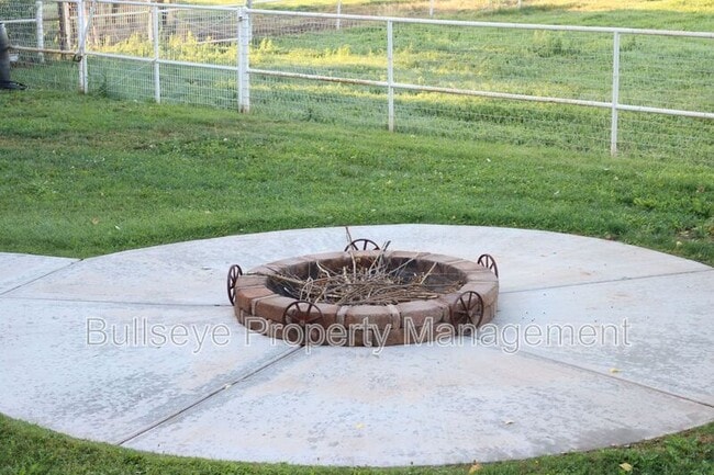 Photo - 313 E 1/2 St N