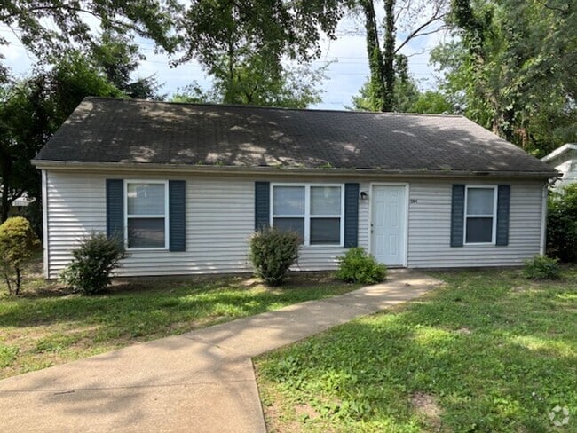 Building Photo - 3 bedroom 2 bath home - Available 2025!