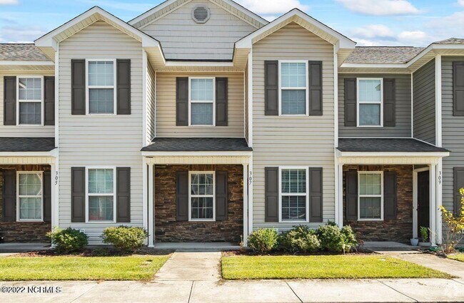 Building Photo - 307 Glen Cannon Drive Rental