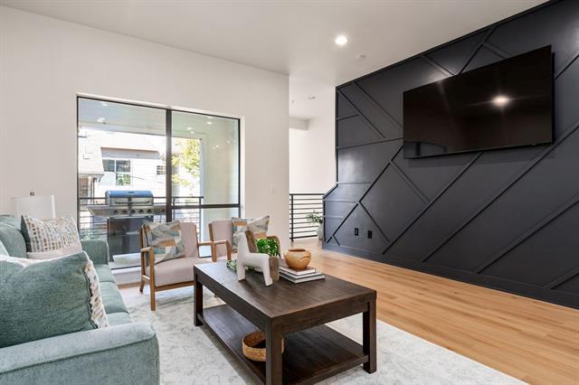 Photo - 4111 Newton Ave Unidad 6