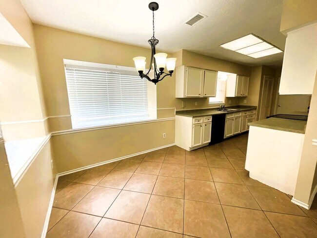 Photo - 5615 Lynngate Dr