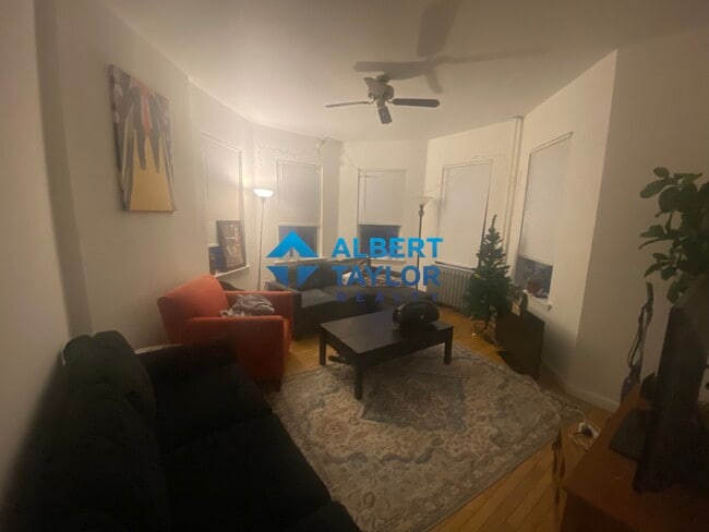 Building Photo - 10 Parker Hill Ave Unit 10 Parker Hill ave #2