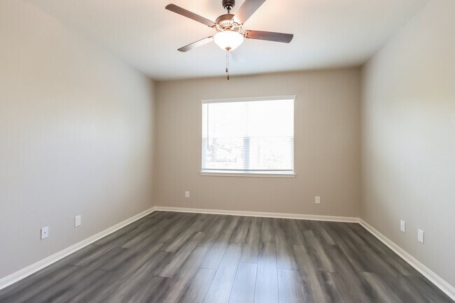 Photo - 7618 Dragon Pearls Ln