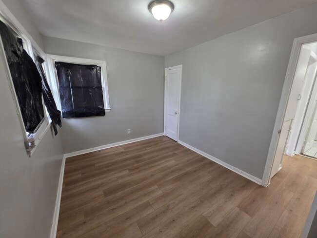 Photo - 18084 Goddard St
