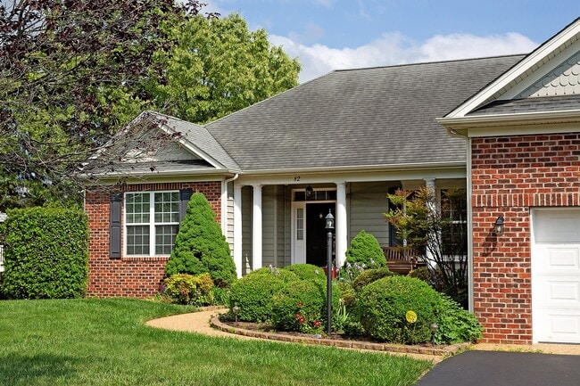 Pet-Friendly One Level Living Waterfront Home - Pet-Friendly One Level Living Waterfront Home