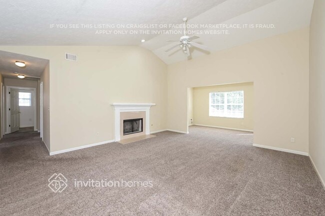 4030 Hollow Springs Tr SE