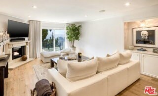 Photo - 2385 Roscomare Rd