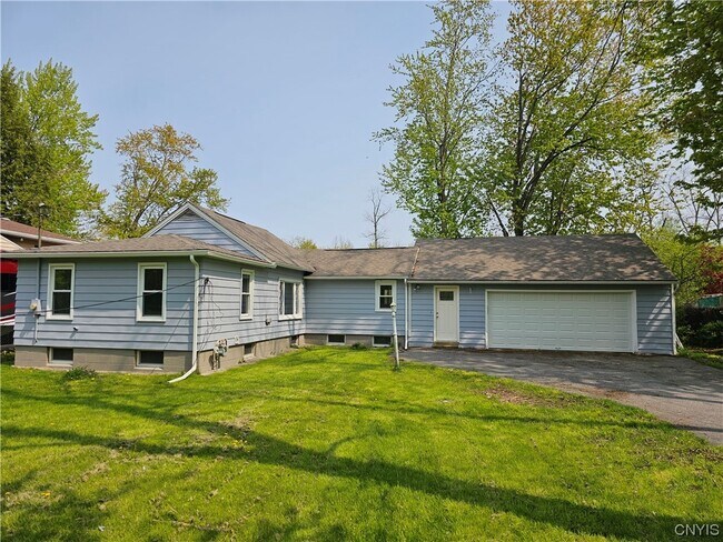 Photo - 8422 Tuttle Rd House