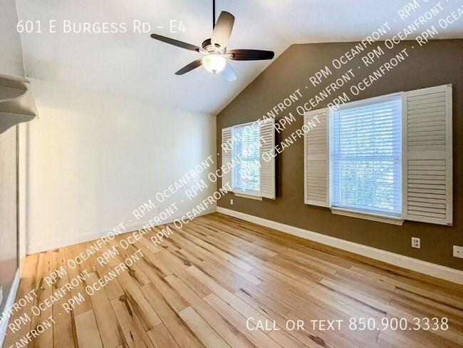 Photo - 601 E Burgess Rd