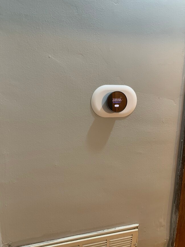 Photo - 709 E Oldham Ave