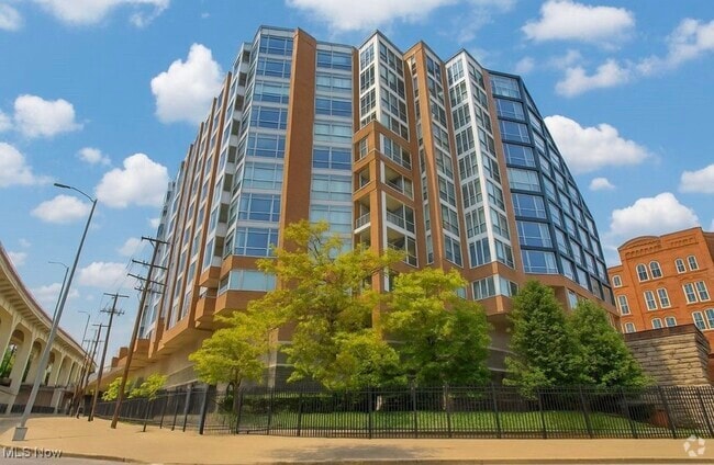 Building Photo - 2222 Detroit Ave Unit 403 Rental