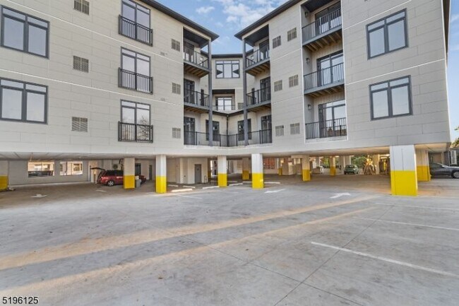 Photo - 44 W Price St Unit 311