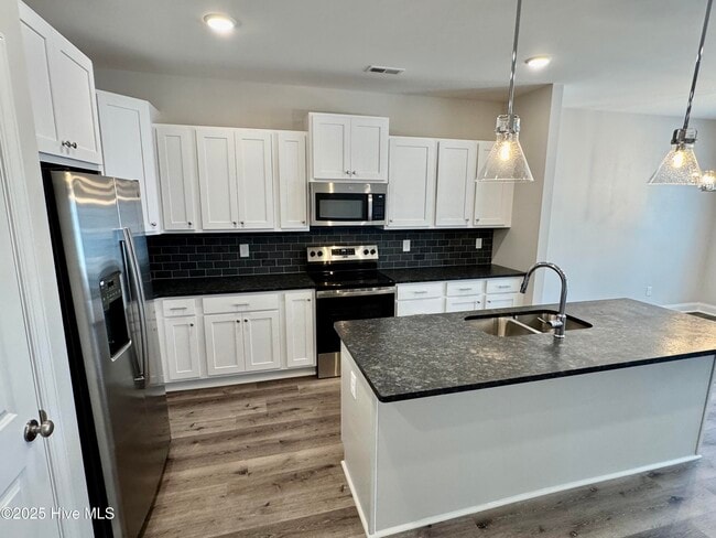 Photo - 1404 Hartley Ln