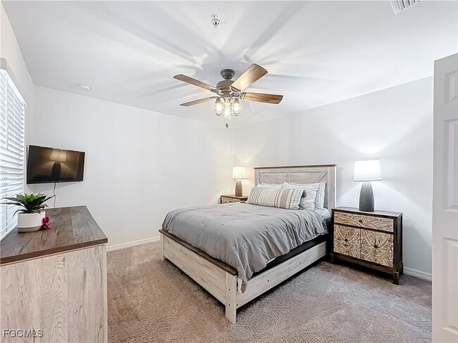 Building Photo - 15980 Grassland Ln Unit 2922