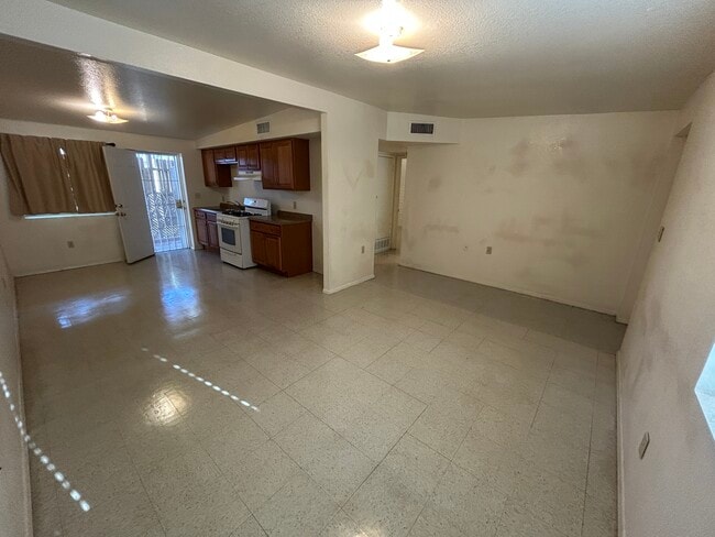 Photo - 732 W 44th St Unit 732 W. 44th St.