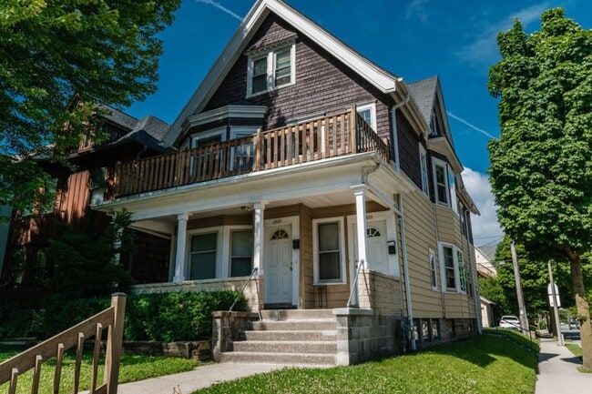 Building Photo - Farwell House