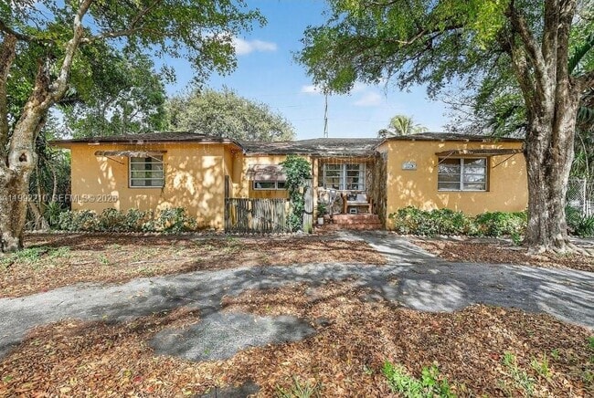 Building Photo - 2619 Arthur St Unit 3