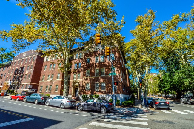 Castle Hill Apartments - Castle Hill Apartments